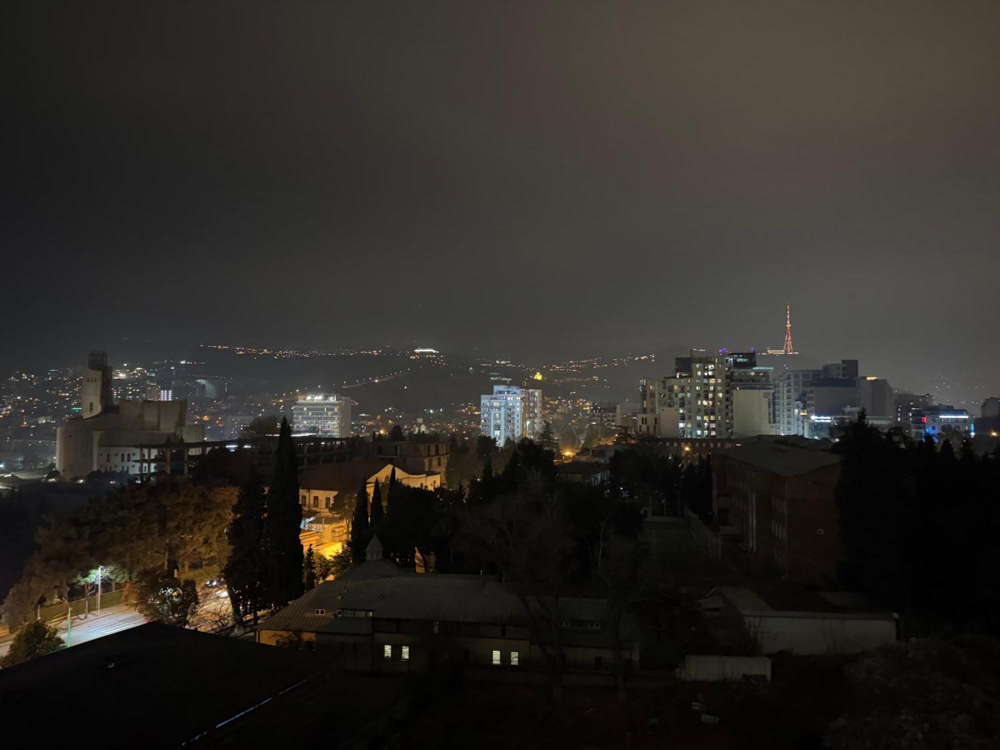 Tbilisi Hilton Apartment Esterno foto