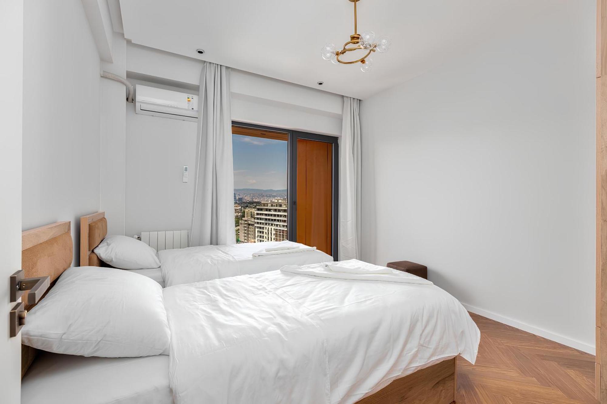Tbilisi Hilton Apartment Esterno foto
